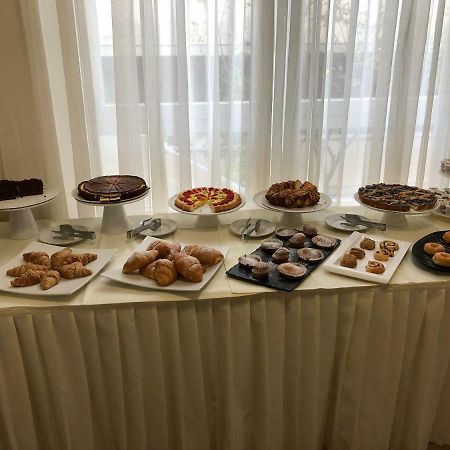 Hotel Hollywood Riccione Dış mekan fotoğraf