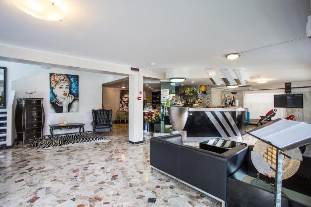 Hotel Hollywood Riccione Dış mekan fotoğraf