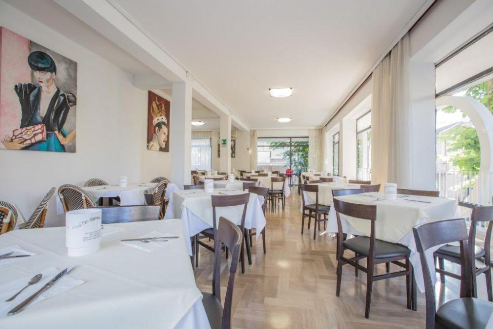 Hotel Hollywood Riccione Dış mekan fotoğraf