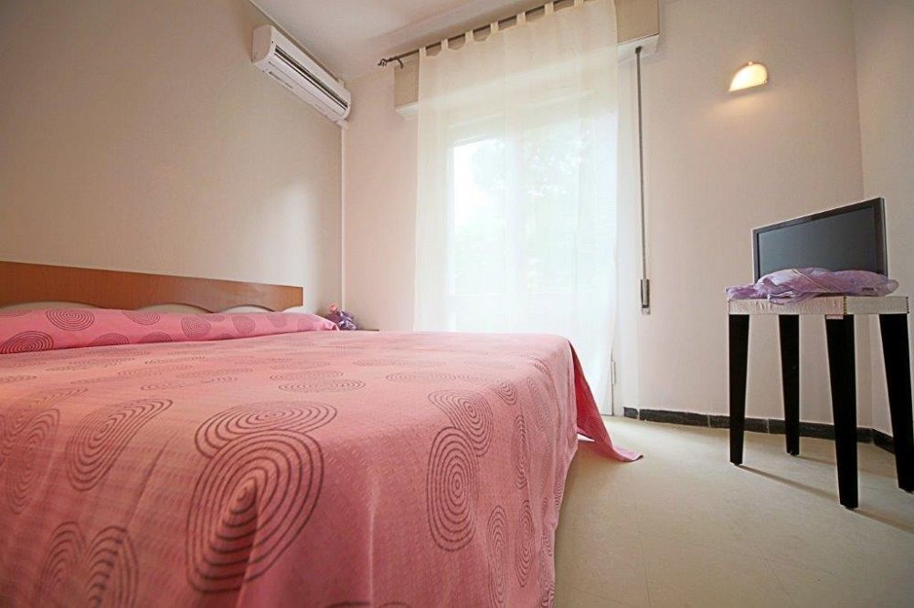 Hotel Hollywood Riccione Dış mekan fotoğraf