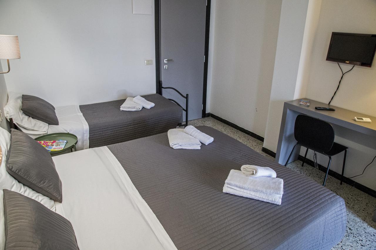 Hotel Hollywood Riccione Dış mekan fotoğraf