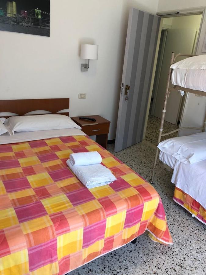 Hotel Hollywood Riccione Dış mekan fotoğraf