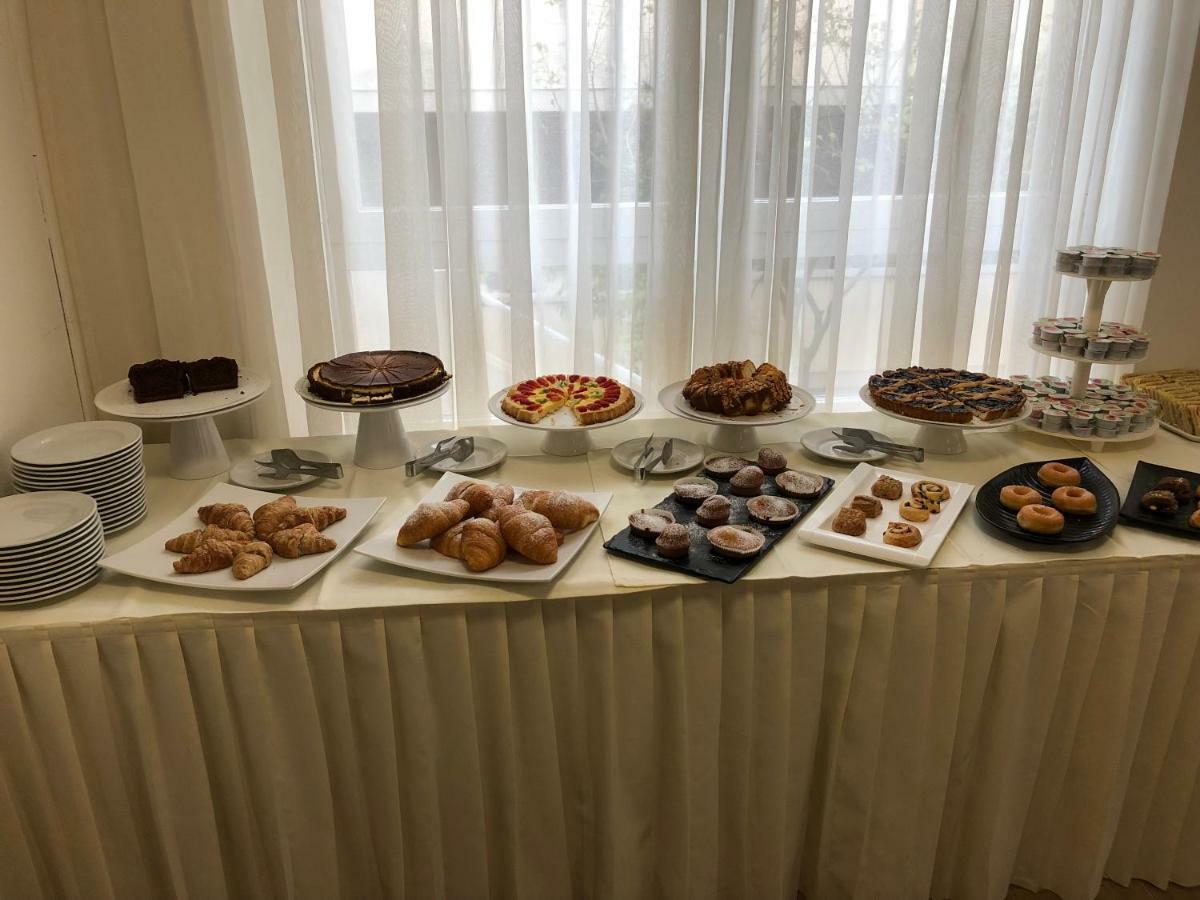 Hotel Hollywood Riccione Dış mekan fotoğraf