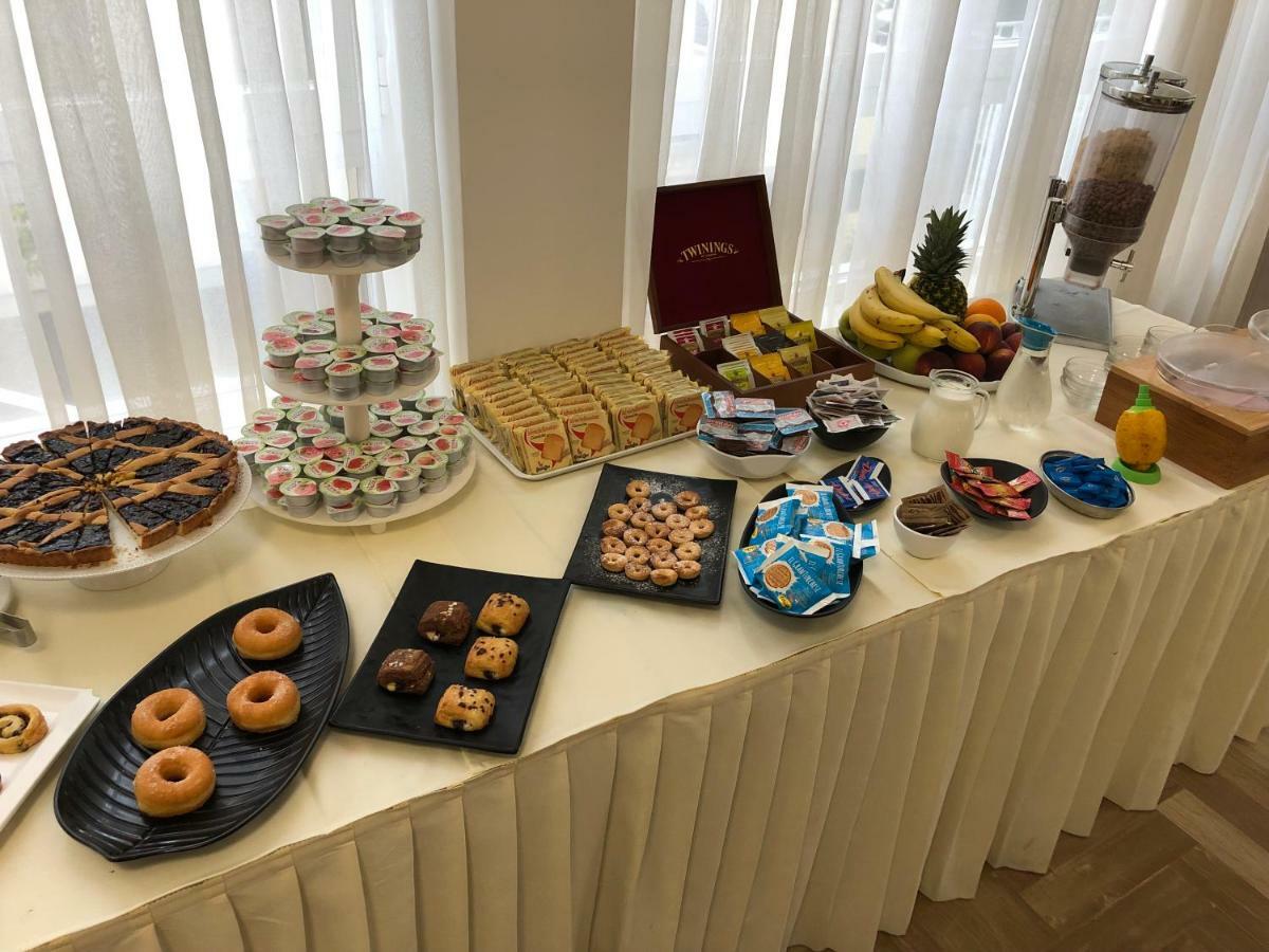 Hotel Hollywood Riccione Dış mekan fotoğraf